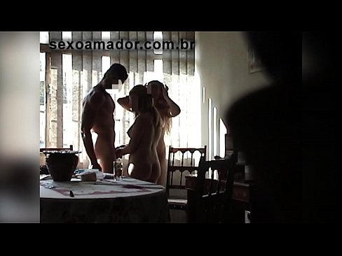 ❤️ Els amics sexuals conviden un home gegant i un trio amb ell ❌ Vídeo porno al ca.nastypornpics-com.ru ❌️
