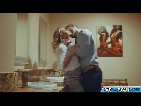 ❤️ Quan una rossa tetona et sedueix en un lavabo públic ❌ Vídeo porno al ca.nastypornpics-com.ru ❌️